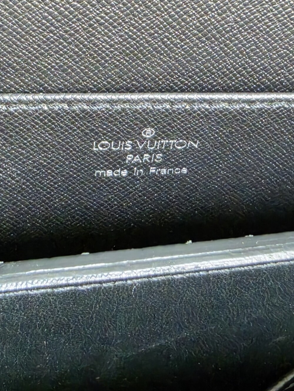 Authentic Louis Vuitton Luxury Men's Briefcase - Black/grey Leather - Picture 11 of 16